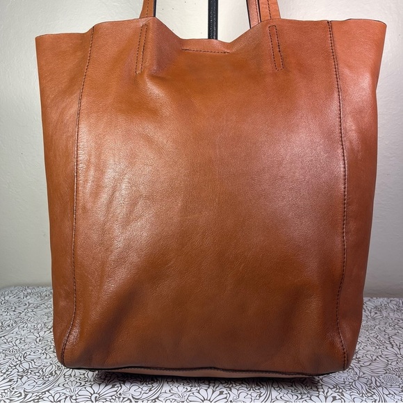 Banana Republic Large Leather Tote Bag - Picture 2 of 13